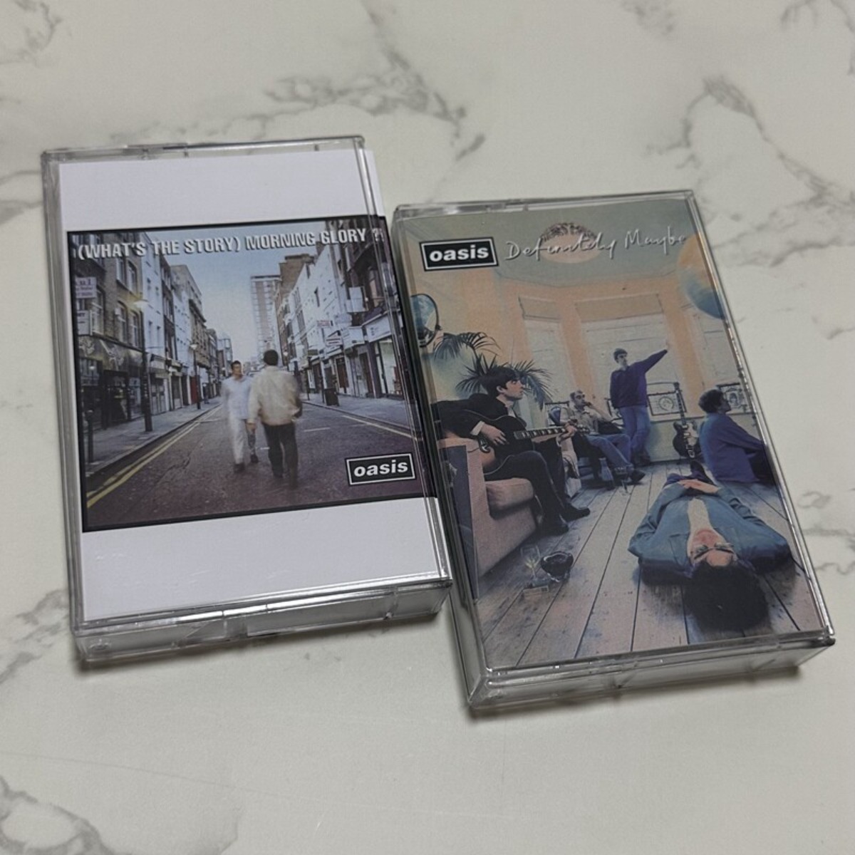 Vintage Collectibles & More Llc Photos - Кассеты британской рок-группы Oasis с буклетами