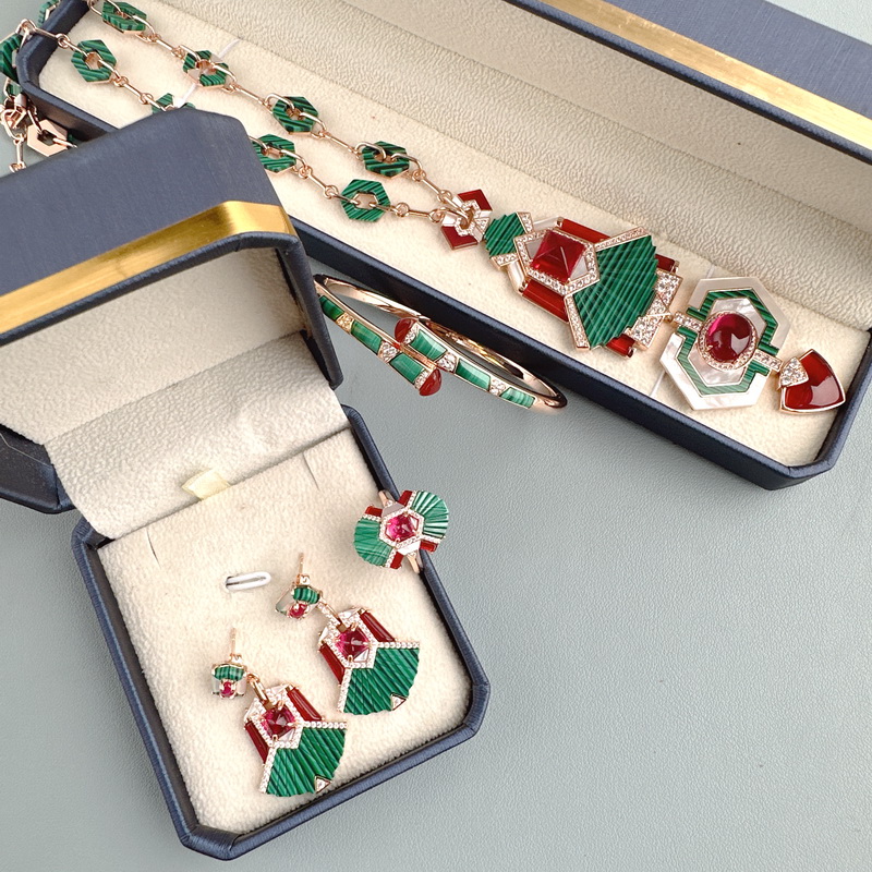 Дизайнерская коллекция на зака – обзор и цена Vintage Collectible Jewelry